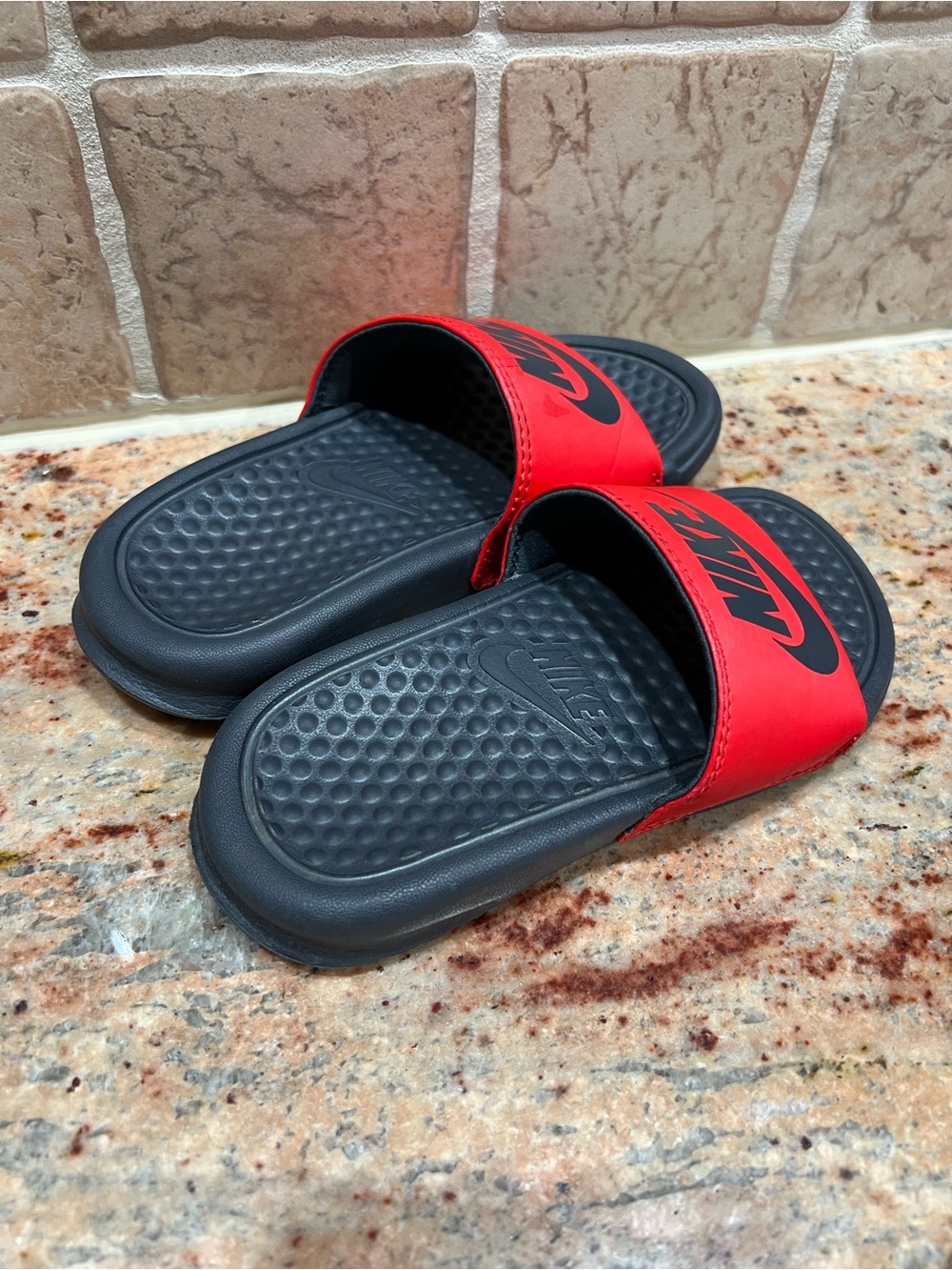 Nike Kids Red and Black Slide Sandals with Logo Strap - Picture 2 of 6